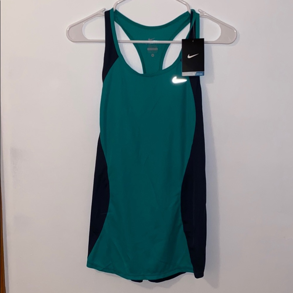 Nike top